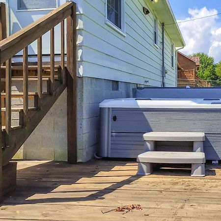 Dog-Friendly Fayetteville Home With Hot Tub! Esterno foto