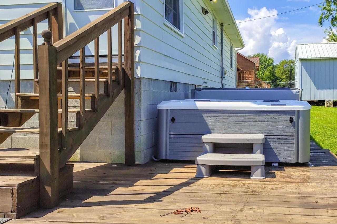 Dog-Friendly Fayetteville Home With Hot Tub! Esterno foto